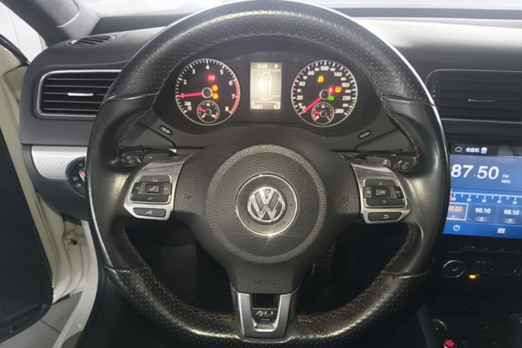 Used Volkswagen Sagitar 2013 2.0 TSI GLI Steering Wheel