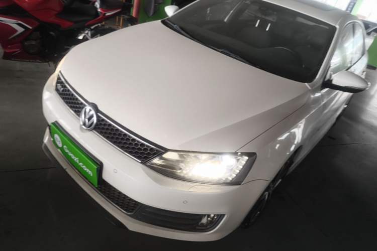Used Volkswagen Sagitar 2013 2.0 TSI GLI Guazi used car, China used car export, Used car for sale, Used  cars, Cheapest cars for sale