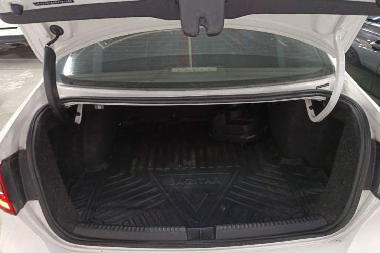 Used Volkswagen Sagitar 2013 2.0 TSI GLI Trunk