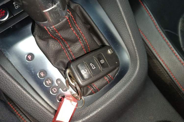 Used Volkswagen Sagitar 2013 2.0 TSI GLI Vehicle Key