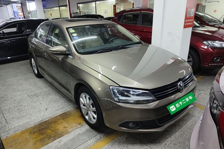 Used Volkswagen Sagitar 2013 1.4 TSI BlueMotion Edition Front Right 45 Deg