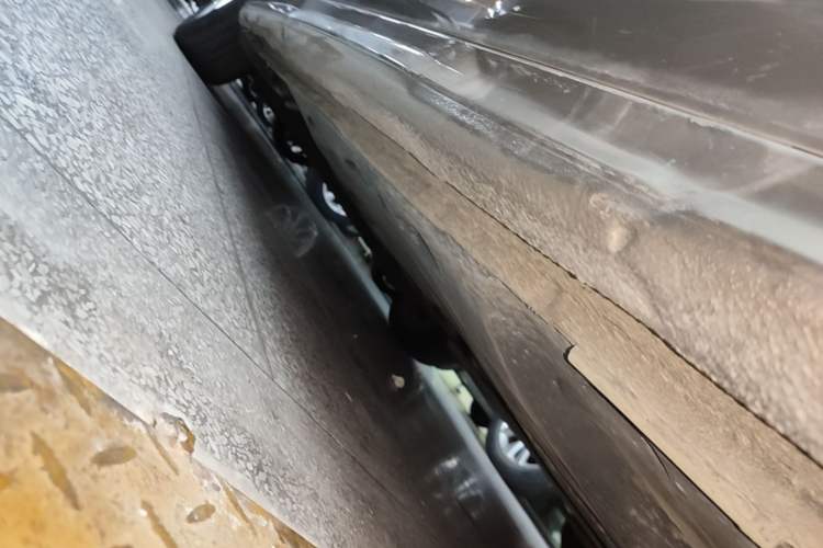 Used Volkswagen Sagitar 2013 1.4 TSI BlueMotion Edition Right Side Sill