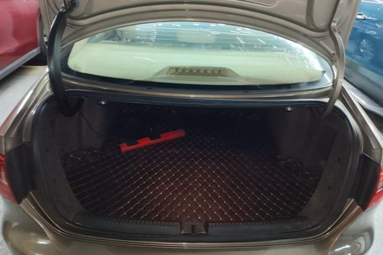 Used Volkswagen Sagitar 2013 1.4 TSI BlueMotion Edition Trunk