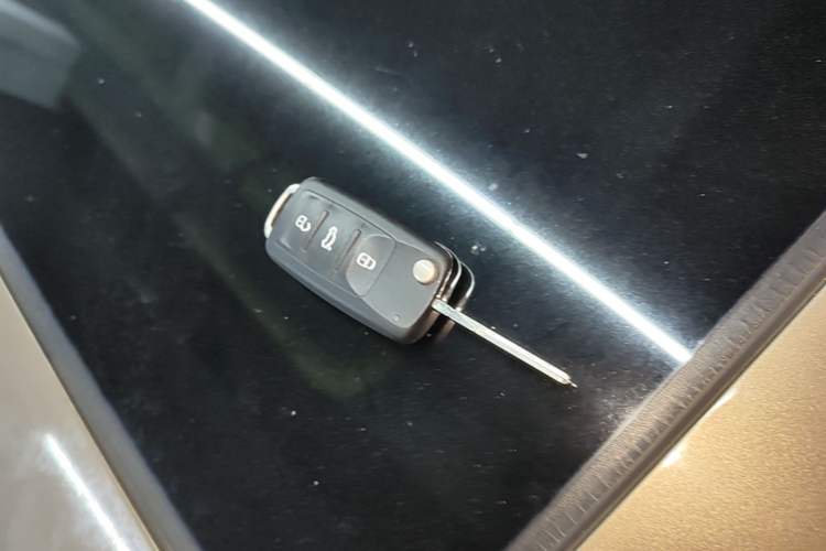 Used Volkswagen Sagitar 2013 1.4 TSI BlueMotion Edition Vehicle Key