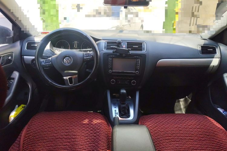 Used Volkswagen Sagitar 2014 1.4TSI Automatic Luxury Model Center Console