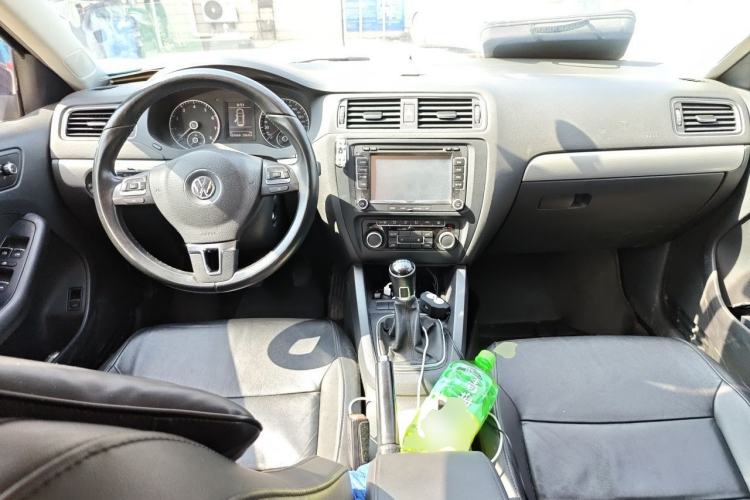 Used Volkswagen Sagitar 2014 Revised Version 1.4TSI Manual Luxury Edition Center Console