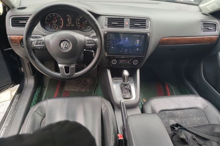 Used Volkswagen Sagitar 2014 Revised 1.4TSI Automatic Flagship Edition Center Console