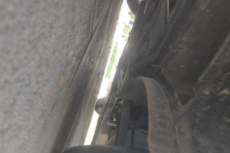Used Volkswagen Sagitar 2014 1.6L Manual Comfort Model Chassis Front Left