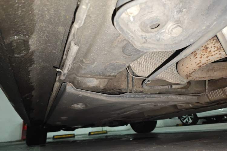 Used Volkswagen Sagitar 2014 1.6L Manual Comfort Model Chassis Rear Left