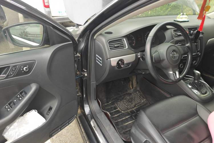 Used Volkswagen Sagitar 2014 1.6L Automatic Comfort Model Driver Seat