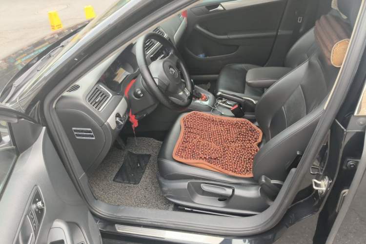 Used Volkswagen Sagitar 2014 1.6L Automatic Comfort Model Driver Seat