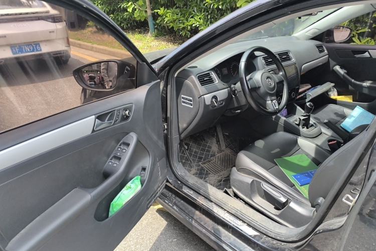 Used Volkswagen Sagitar 2014 1.6L Manual Comfort Model Driver Seat