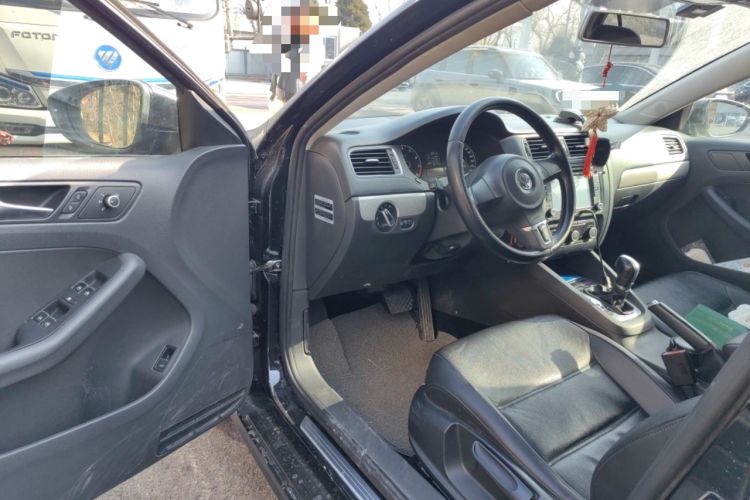 Used Volkswagen Sagitar 2014 Revised Version 1.6L Automatic Comfort Edition Driver Seat