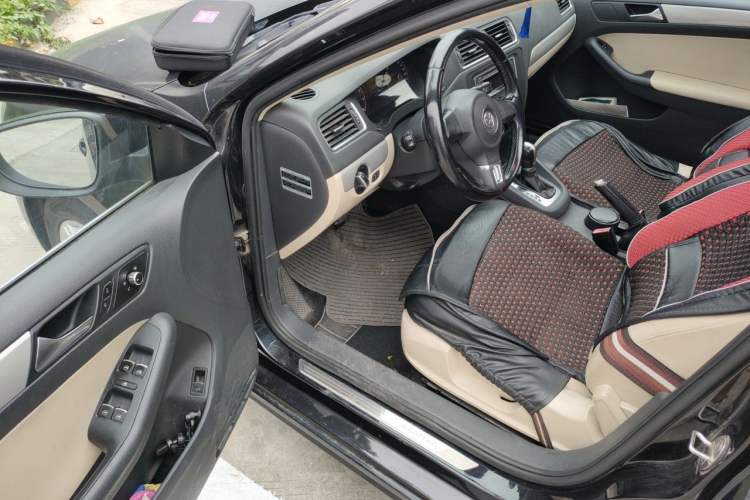 Used Volkswagen Sagitar 2014 1.6L Automatic Comfort Model Driver Seat