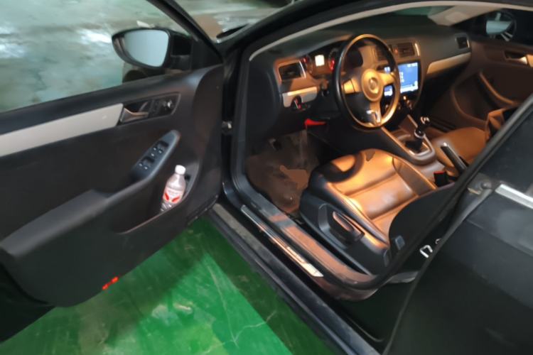 Used Volkswagen Sagitar 2014 Revised Version 1.6L Manual Comfort Edition Driver Seat