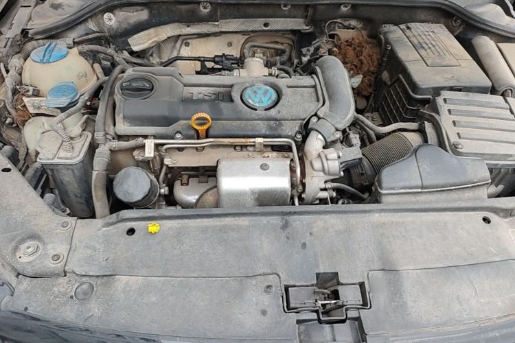 Used Volkswagen Sagitar 2014 1.4TSI Automatic Luxury Model Engine Bay