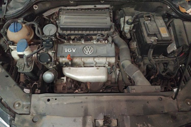 Used Volkswagen Sagitar 2014 1.6L Manual Comfort Model Engine Bay