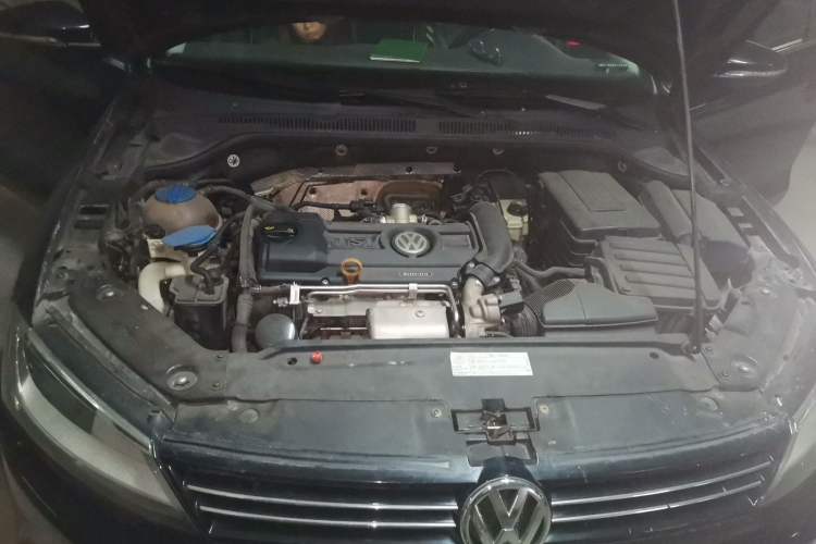 Used Volkswagen Sagitar 2014 Revised Version 1.4TSI Automatic Luxury Edition Engine Bay