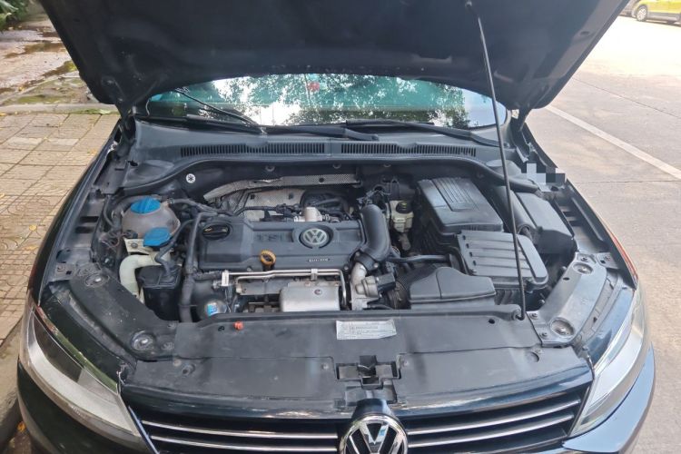 Used Volkswagen Sagitar 2014 Revised Version 1.4TSI Automatic Luxury Edition Engine Bay