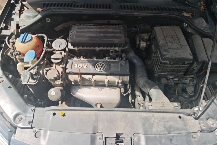 Used Volkswagen Sagitar 2014 Revised Version 1.6L Automatic Comfort Edition Engine Bay