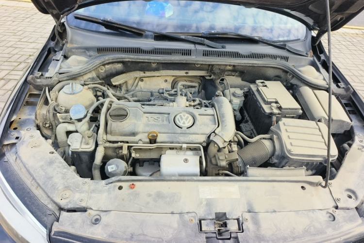 Used Volkswagen Sagitar 2014 1.4TSI Manual Luxury Model Engine Bay