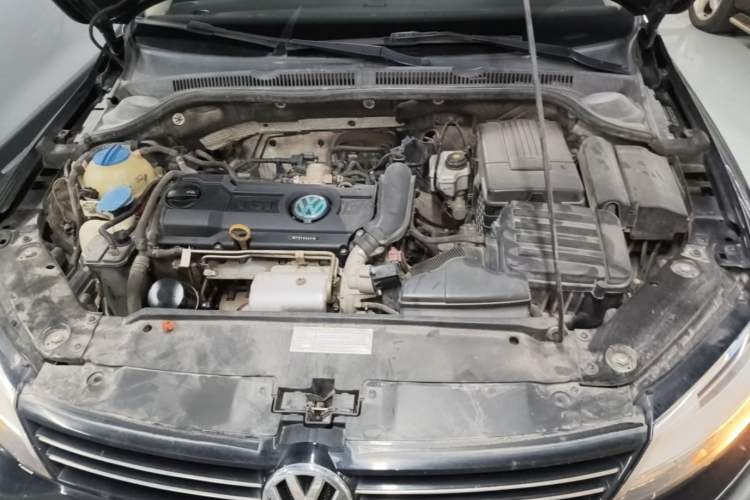 Used Volkswagen Sagitar 2014 1.4TSI Automatic Luxury Model Engine Bay