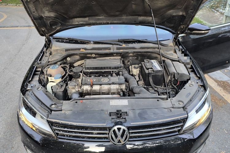 Used Volkswagen Sagitar 2014 Revised Version 1.6L Manual Comfort Edition Engine Bay