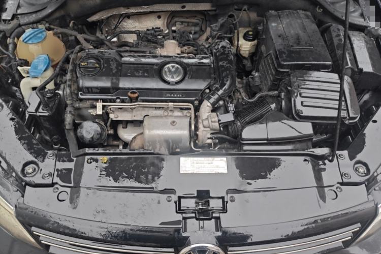Used Volkswagen Sagitar 2014 Revised Version 1.4TSI Automatic Luxury Edition Engine Bay