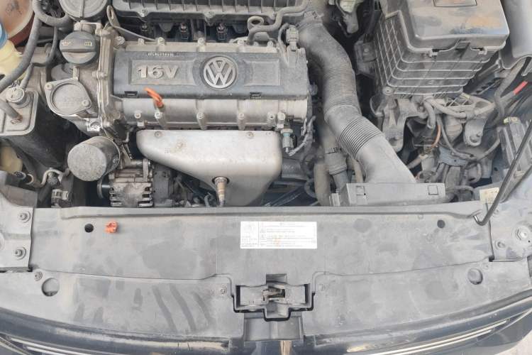 Used Volkswagen Sagitar 2014 1.6L Automatic Comfort Model Engine Bay