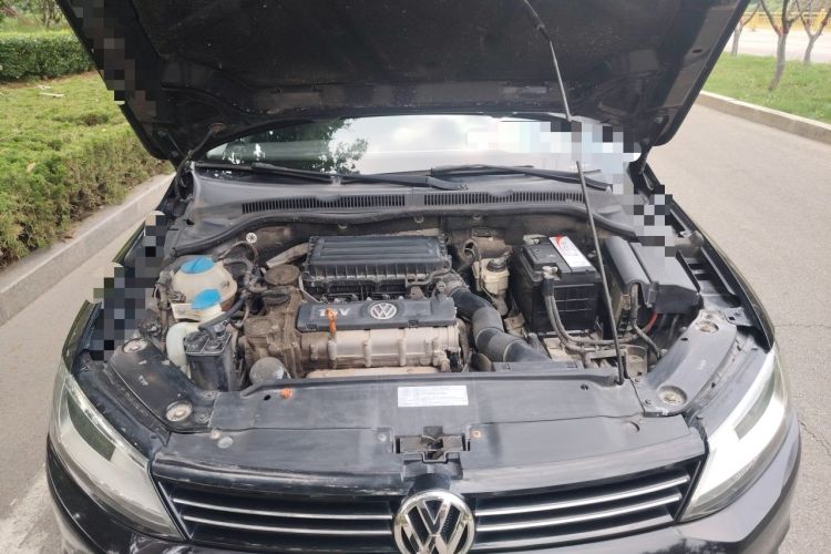 Used Volkswagen Sagitar 2014 Revised Version 1.6L Manual Comfort Edition Engine Bay