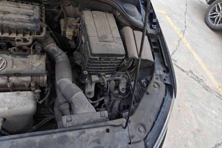 Used Volkswagen Sagitar 2014 1.6L Automatic Comfort Model Engine Bay Left