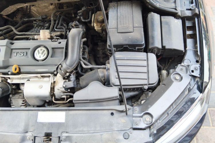 Used Volkswagen Sagitar 2014 1.4TSI Automatic Luxury Model Engine Bay Left