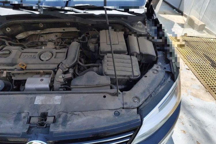 Used Volkswagen Sagitar 2014 1.4TSI Automatic Luxury Model Engine Bay Left