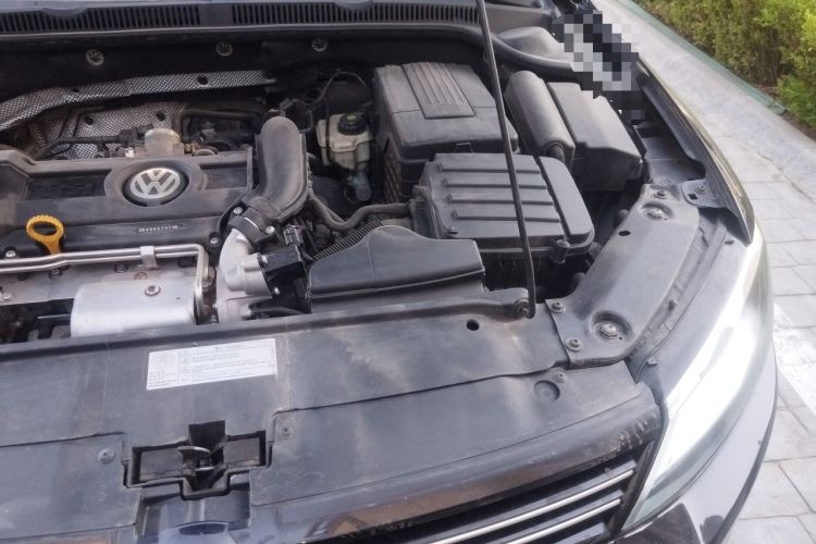 Used Volkswagen Sagitar 2014 Revised Version 1.4TSI Automatic Luxury Edition Engine Bay Left