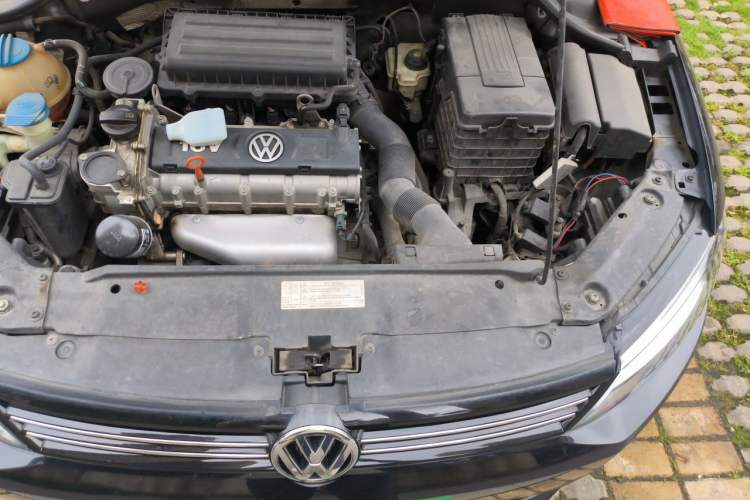 Used Volkswagen Sagitar 2014 1.6L Automatic Comfort Model Engine Bay Left
