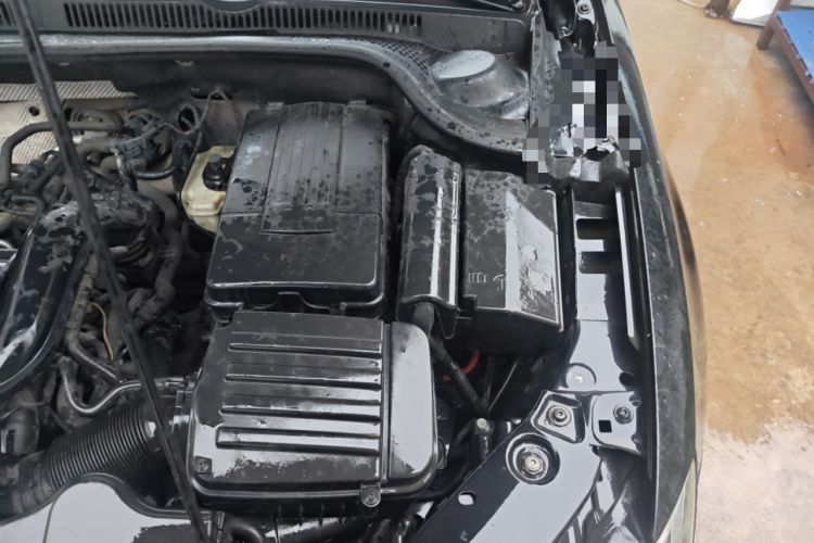 Used Volkswagen Sagitar 2014 Revised Version 1.4TSI Automatic Luxury Edition Engine Bay Left