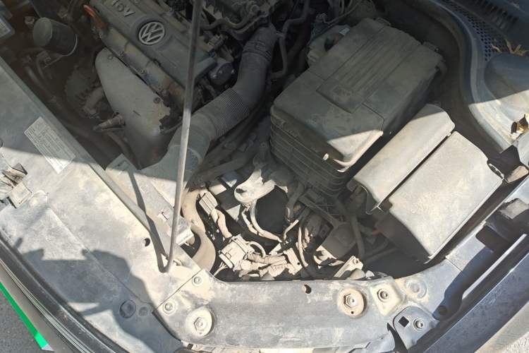 Used Volkswagen Sagitar 2014 1.6L Automatic Comfort Model Engine Bay Left