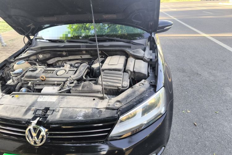 Used Volkswagen Sagitar 2014 1.4TSI Automatic Luxury Model Engine Bay Left