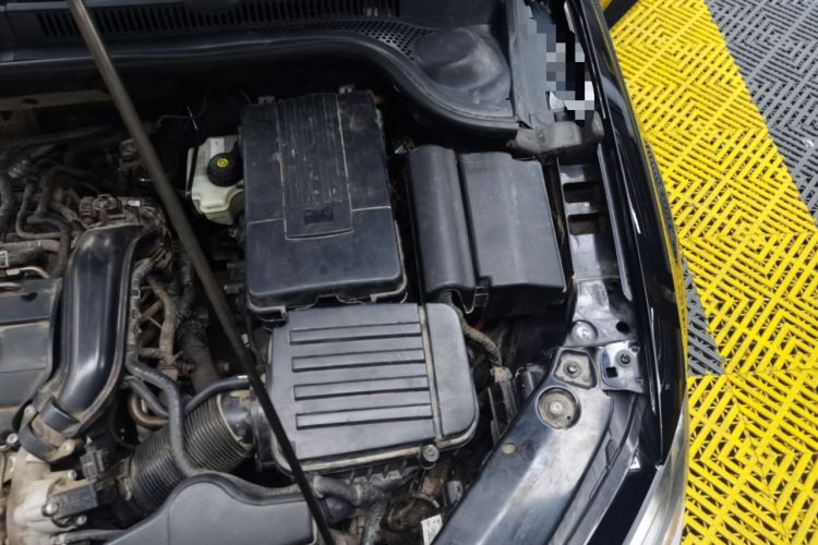 Used Volkswagen Sagitar 2014 1.4TSI Automatic Luxury Model Engine Bay Left