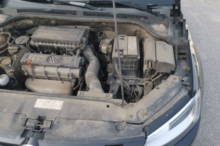 Used Volkswagen Sagitar 2014 1.6L Manual Comfort Model Engine Bay Left