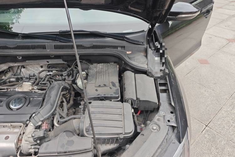 Used Volkswagen Sagitar 2014 1.4TSI Automatic Luxury Model Engine Bay Left
