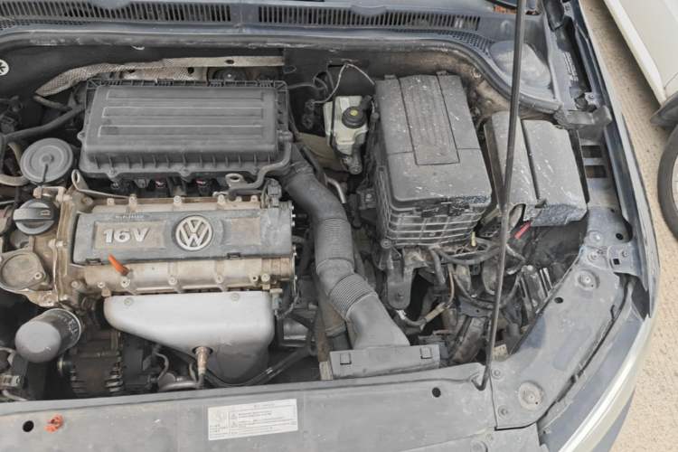 Used Volkswagen Sagitar 2014 Revised Version 1.6L Automatic Comfort Edition Engine Bay Left