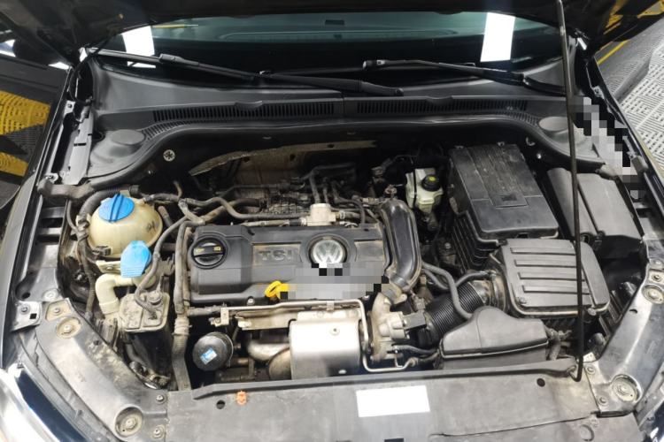 Used Volkswagen Sagitar 2014 1.4TSI Automatic Luxury Model Engine Bay