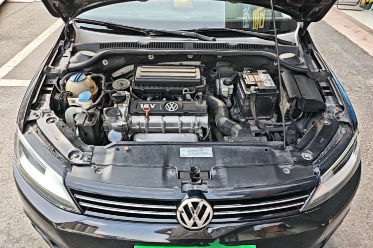 Used Volkswagen Sagitar 2014 Revised Version 1.6L Manual Comfort Edition Engine Bay