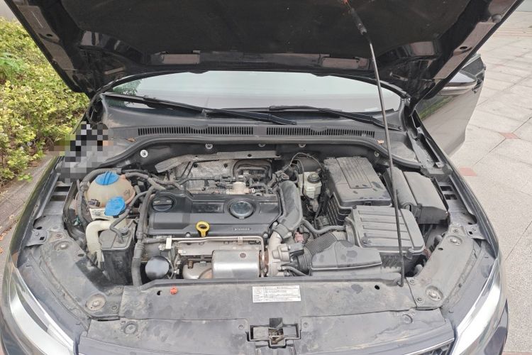 Used Volkswagen Sagitar 2014 1.4TSI Automatic Luxury Model Engine Bay