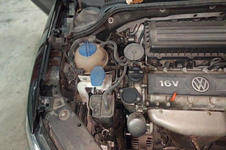 Used Volkswagen Sagitar 2014 1.6L Manual Comfort Model Engine Bay Right