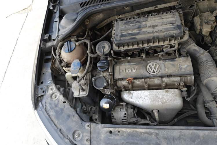 Used Volkswagen Sagitar 2014 1.6L Automatic Comfort Model Engine Bay Right