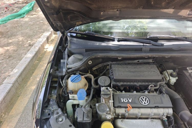 Used Volkswagen Sagitar 2014 Revised Version 1.6L Manual Leading Edition Engine Bay Right
