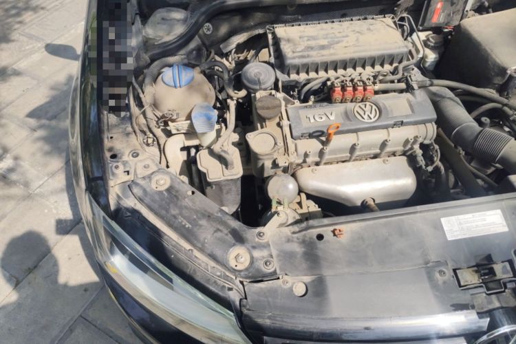 Used Volkswagen Sagitar 2014 1.6L Manual Comfort Model Engine Bay Right