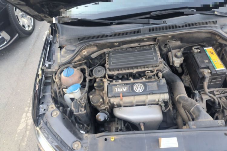 Used Volkswagen Sagitar 2014 Revised Version 1.6L Manual Comfort Edition Engine Bay Right